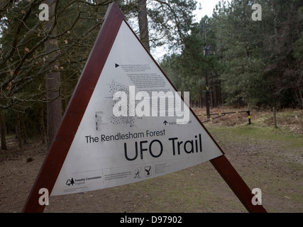 UFO-Trail-Schild am Rendlesham Forest, Suffolk, England Stockfoto