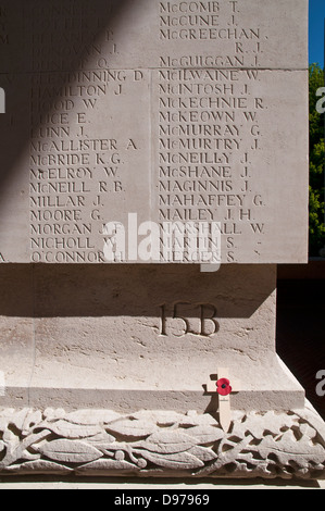 Namen der fehlenden an der Somme an der Thiepval-Denkmal, Somme Region Picardie, Frankreich Stockfoto