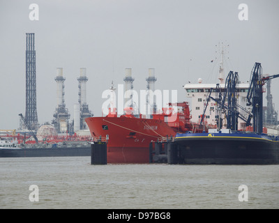 Tanker Schiff Stenheim im Bereich Erdöl Hafen der Hafen von Rotterdam, die Niederlande Stockfoto