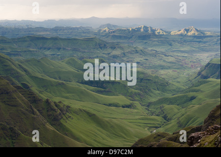 Blick vom Zwillinge Höhle, Ukhahlamba Drakensberg Park, Südafrika Stockfoto
