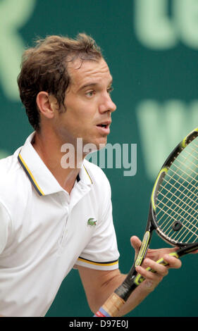 Halle, Deutschland. 13. Juni 2013. Richard Gasquet aus Frankreich in Aktion gegen Melzer Österreich (nicht im Bild) während des ATP-Turniers in Halle, Deutschland, 13. Juni 2013. Foto: Oliver Krato/Dpa/Alamy Live News Stockfoto