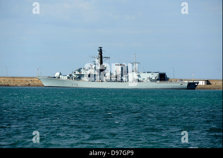 Britische Kriegsschiff HMS Kent in Cherbourg, Hafen, Marina, Manche, Region Basse-Normandie, Cotentin, Frankreich Stockfoto