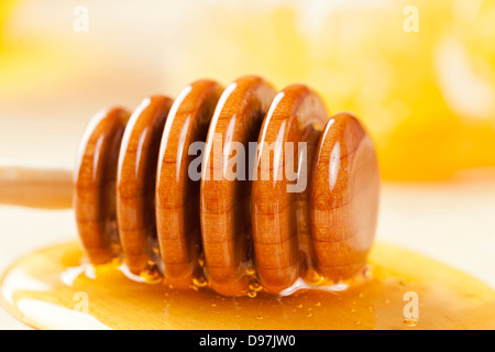 Golden Bio-Honig gegen einen Hintergrund Stockfoto