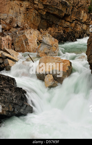 Wasserfälle am Fluss Swiftcurrent unter See Josephine Glacier Nationalpark viele Gletscher Einheit Montana USA Stockfoto