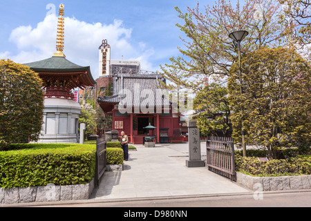 Awashimado Hall Gebäude in der komplexen Senso-Ji Schrein, Asakusa, Tokio, Japan Stockfoto