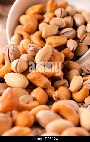 Gesalzene Snacks spritzte. Selektiven Fokus in der Mitte snacks Stockfoto