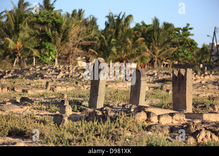 Mehr historisch arabische Friedhof in Al-Baleed Ausgrabungsfeld, UNESCO-Weltkulturerbe Stockfoto