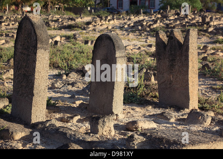 Mehr historisch arabische Friedhof in Al-Baleed Ausgrabungsfeld, UNESCO-Weltkulturerbe Stockfoto