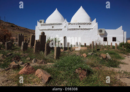 Ist eine arabische Friedhof und Mausoleum von Scheich Muhammad Ali al-Alawi, Mirbat, Oman Stockfoto