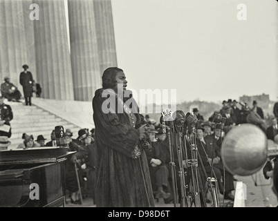 Marian Anderson (1897-1993) afroamerikanischen Altistin singen an der Lincoln Memorial, Washington, Ostersonntag, 1939. Stockfoto