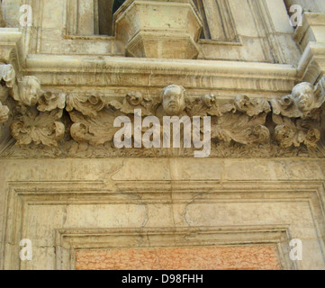 (Detail) architektonische Besonderheit an der Fassade des Dogenpalastes in Venedig, Italien. Der Palast war die Residenz des Dogen von Stockfoto