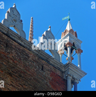 (Detail) architektonische Besonderheit aus dem Dogenpalast in Venedig, Italien. Der Palast war die Residenz des Dogen von Venedig, der Stockfoto