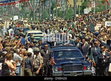 Gustavo Diaz Ordaz mit US-Präsident Richard Nixon in San Diego USA. Gustavo Díaz Ordaz Bolaños (12. März 1911 - vom 15. Juli 1979) diente als Präsident von Mexiko von 1964 bis 1970. Stockfoto