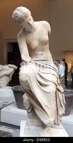 Marmorstatue einer sitzende Muse. Roman 1. oder 2. Jh. n. Chr. Stockfoto