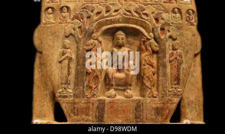 Buddhistische votive Stele. 550-577 AD. Nördlichen Qi Dynastie AD (550-577 AD) Mehrfarbige (Traces), weißem Marmor aus Hebei (Provinz), China Stockfoto