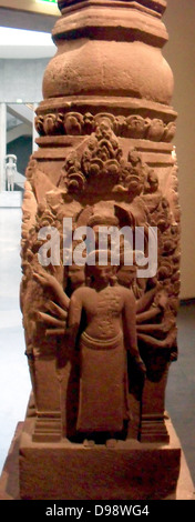 Buddhistische Stele. Im letzten Viertel des 10. Jahrhunderts - frühe 11. Jahrhundert. Khleang Stil (Ende 10./Anfang 11. Jahrhundert). Sandstein Skulptur von Kbal Sre Yeay Yin in Kambodscha Stockfoto