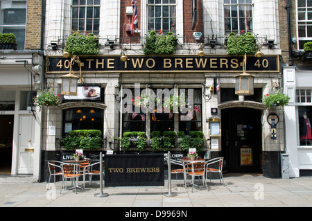 Die zwei Brauereien Public House, Monmouth Street, Covent Garden, London, England, Vereinigtes Königreich Stockfoto