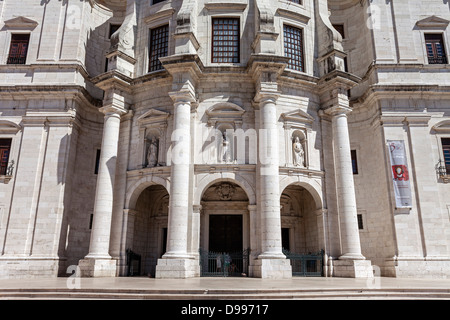 Nahaufnahme des Eingangs der Kirche Santa Engrácia, AKA nationalen Pantheon (Panteão Nacional). Lissabon, Portugal. Stockfoto