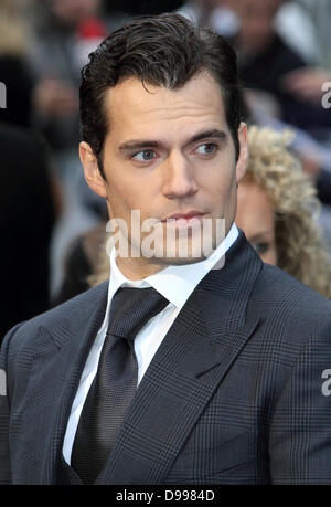 Neue Superman, Henry Cavill bei der UK-Premiere von "Man Of Steel' im Reich, Leicester Square, London - 12. Juni 2013 Foto von Keith Mayhew Stockfoto