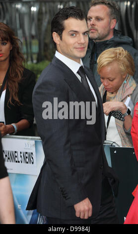 Neue Superman, Henry Cavill bei der UK-Premiere von "Man Of Steel' im Reich, Leicester Square, London - 12. Juni 2013 Foto von Keith Mayhew Stockfoto