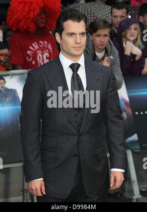 Neue Superman, Henry Cavill bei der UK-Premiere von "Man Of Steel' im Reich, Leicester Square, London - 12. Juni 2013 Foto von Keith Mayhew Stockfoto