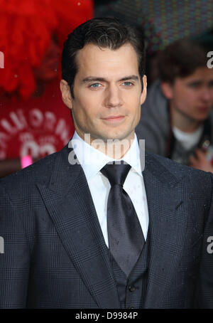 Neue Superman, Henry Cavill bei der UK-Premiere von "Man Of Steel' im Reich, Leicester Square, London - 12. Juni 2013 Foto von Keith Mayhew Stockfoto