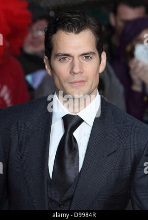 Neue Superman, Henry Cavill bei der UK-Premiere von "Man Of Steel' im Reich, Leicester Square, London - 12. Juni 2013 Foto von Keith Mayhew Stockfoto