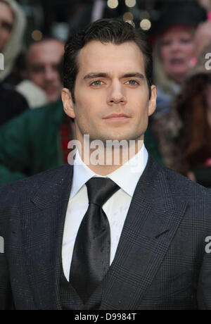 Neue Superman, Henry Cavill bei der UK-Premiere von "Man Of Steel' im Reich, Leicester Square, London - 12. Juni 2013 Foto von Keith Mayhew Stockfoto