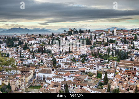 El Albayzín ist eine Stadt von Granada in Spanien, bewahrt, die die engen Straßen und Gassen des mittelalterlichen maurischen Vergangenheit zurück. Stockfoto