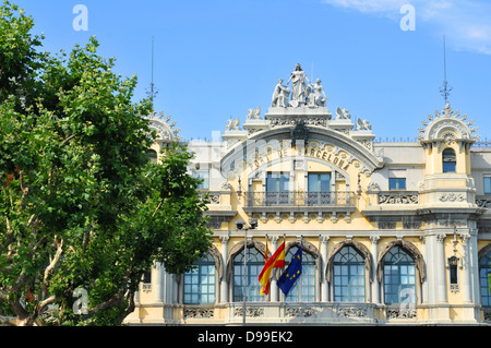 Hafengebäude in Barcelona, Spanien Stockfoto