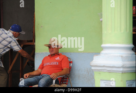 Kubaner in der Tür Stockfoto