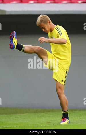 Keisuke Honda (JPN), 14. Juni 2013 - Fußball / Fußball: FIFA Confederations Cup Brasilien 2013, offizielles Training im Estadio Nacional, Brasilia, Brasilien.  (Foto von Daiju Kitamura/AFLO SPORT) [1045] Stockfoto