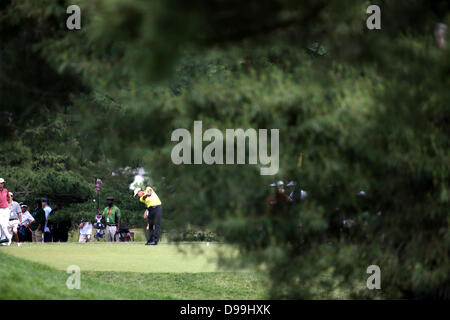 Haverford Township, Delaware Land, Pennsylvania. 14. Juni 2013. Hideki Matsuyama (JPN) Golf: Hideki Matsuyama in Japan in Aktion während der USA Open Championship im Golfclub Merion, East Course in Haverford Township, Delaware Land, Pennsylvania. Bildnachweis: Koji Aoki/AFLO/Alamy Live-Nachrichten Stockfoto