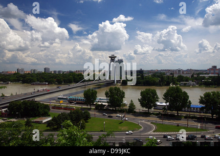 Brücke von den slowakischen Nationalaufstand (die meisten Slovenského Národného Aufstandes) auch bekannt als "New Bridge" - Bratislava, Slowakei Stockfoto