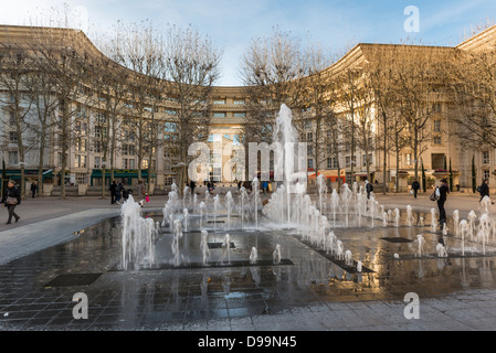 Place du Nombre d ' or, Antigone, Montpellier, Hérault, Languedoc-Roussillon, Frankreich Stockfoto