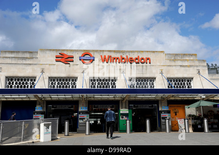 Wimbledon oberirdischen und unterirdischen Bahnhof in South West London UK Stockfoto