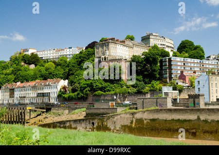 Blick über den Fluss Avon nach Clifton, Bristol. Stockfoto