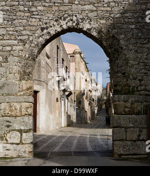 Die Porta Trapani Gateway und Bogen in Erice auf Sizilien Stockfoto