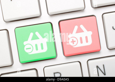 Hinzufügen und Entfernen von Elementen auf Tastatur Stockfoto
