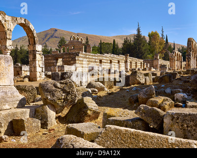 Säulenstraße von der antiken Stadt Anjar auch Haoush Mousa, Libanon, Naher Osten Stockfoto