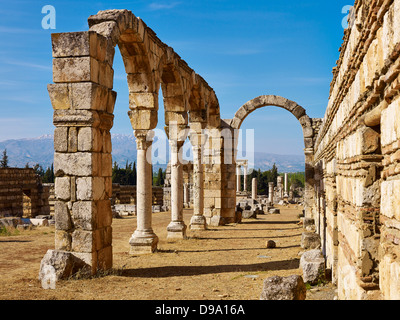 Säulenstraße von der antiken Stadt Anjar auch Haoush Mousa, Libanon, Naher Osten Stockfoto