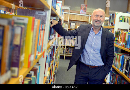 Berlin, Deutschland. 14. Juni 2013. Geschäftsführer der John F. Kennedy Schule Reinhard Roth ist in Berlin, Deutschland, 14. Juni 2013 abgebildet. Foto: BRITTA PEDERSEN/Dpa/Alamy Live News Stockfoto