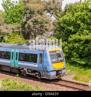 Ein Klasse 170 Diesel Zug Motor auf der Linie bei Beccles, Suffolk, England, Großbritannien, Uk Stockfoto