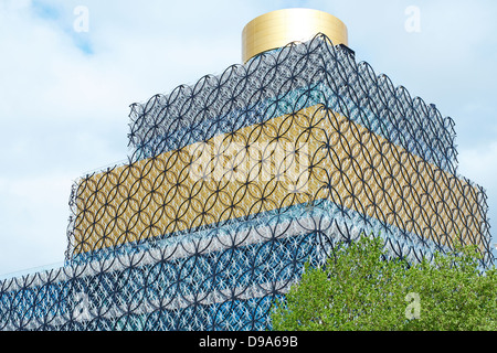 Oben in der Bibliothek des Birmingham Centenary Square Birmingham UK Stockfoto