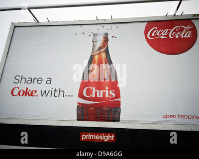 Coca Cola-Werbung mit Ihrem Namen darauf Stockfoto