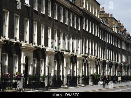 Terrassenförmig angelegten Häuserreihe, Gower Street, Bloomsbury, London, England, UK Stockfoto