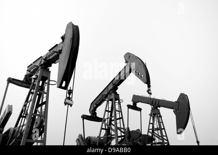 Stahl Öl Bergwerksmaschine, schwarz / weiß getönt. Stockfoto