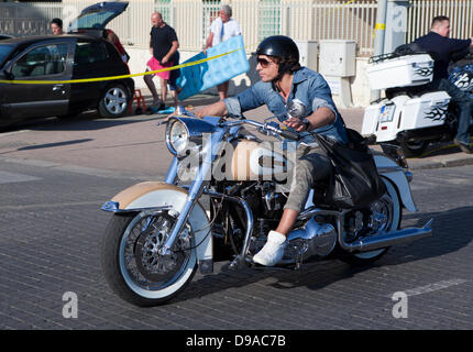 Rom, Italien. 15. Juni 2013. 110. Jubiläum oder Harley Davidson Motorräder treffen in Ostia.  Rom-15. Juni 2013-Credit: Stephen Bisgrove/Alamy Live-Nachrichten Stockfoto