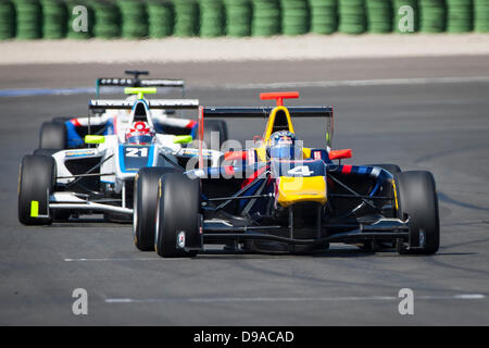 Renntag für Runde 2 der Baureihe 2013 GP3. 16. Juni 2013. Circuit Ricardo Tormo. Valencia, Spanien. #4 Carlos Sainz Jr. (ESP) - MW Arden Credit: Action Plus Sport/Alamy Live News Stockfoto