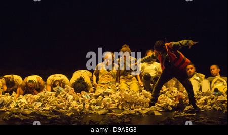 Tanzprojekt "Riot Nachkommen" am Sadler es Wells Theatre in London. Stockfoto